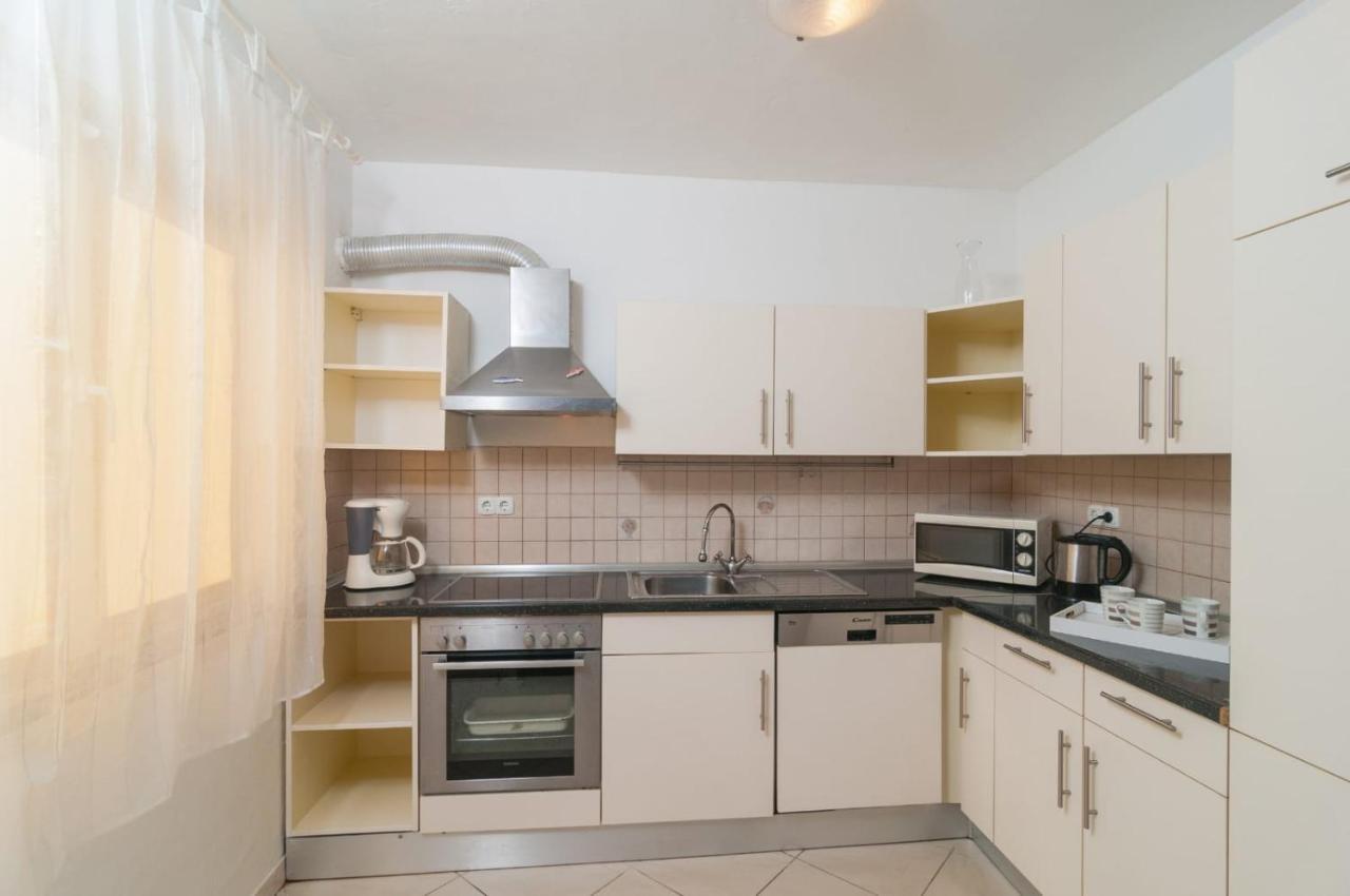 Apartment Stipic Омиш Экстерьер фото